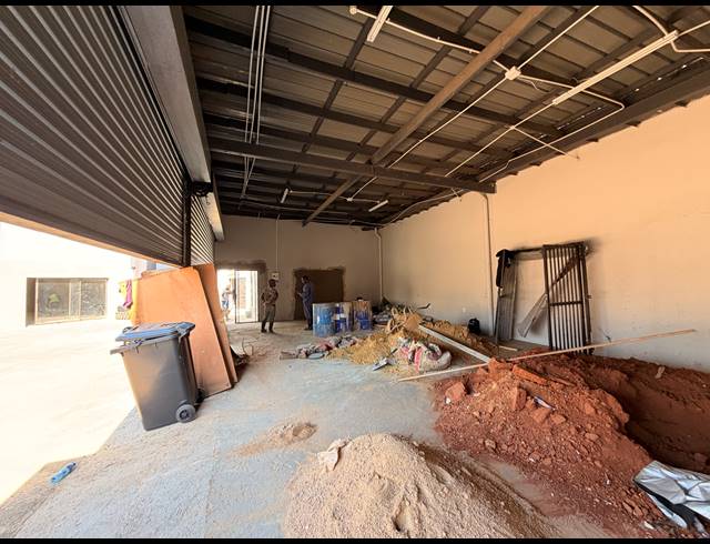 85M² RETAIL TO LET IN BARDENE